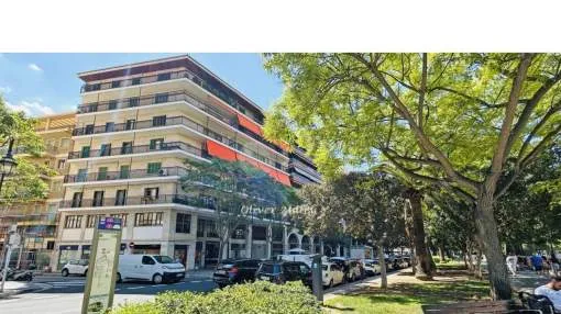 ZENTRAL GELEGENE WOHNUNG ZUR RENOVIEREN, MIT PARKPLATZ