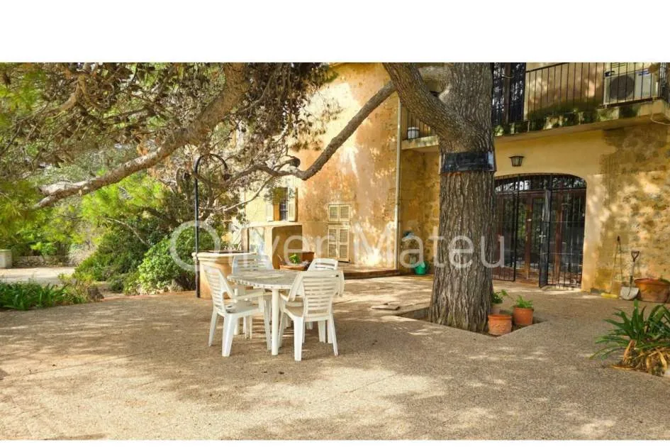 GROSSES RUSTIKALES HAUS MIT POOL UND GARAGE IN ESTABLIMENTS