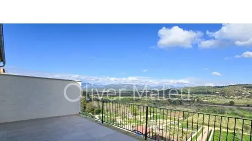 REIHENHAUS MIT TERRASSE, LIFT, GARAGE UND AUSSICHTEN