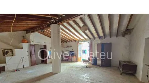ZWEISTÖCKIGES HAUS IN COSTITX ZU RENOVIEREN MIT GARAGE