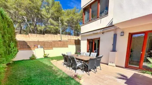 ERDGESCHOSS-WOHNUNG MIT TERRASSE, GARTEN UND PARKPLATZ