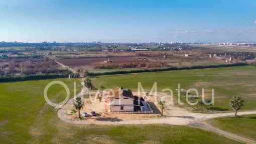 VILLA AUF 87.000m² LAND IN SANT JORDI