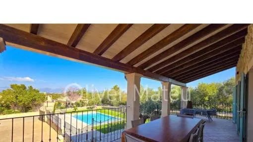 EINFAMILIENHAUS MIT GARAGE, POOL UND GARTEN IN SINEU