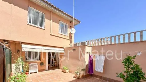 REIHENHAUS MIT TERRASSE UND GARAGE