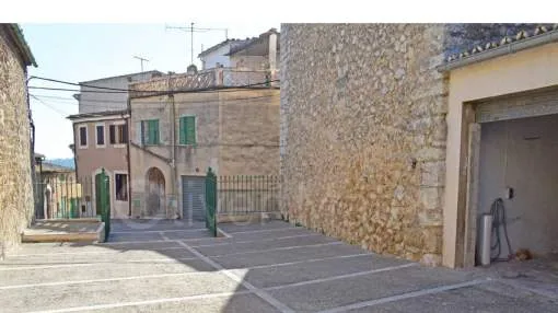 OPPORTUNITÄT MALLORQUINISCHES HAUS IN SELVA MIT TERRASSE UND EIGENER GARAGE