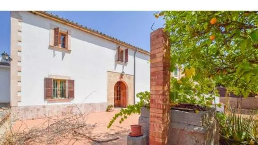 mallorquinisches Haus mit Garage, Terrasse und einem 1075 m² großen Grundstück in Establiments