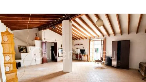 ZWEISTÖCKIGES HAUS IN COSTITX ZU RENOVIEREN MIT GARAGE