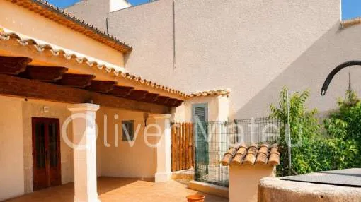 MALLORQUINISCHES HAUS AUF ZWEI ETAGEN MIT PATIO