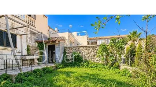 MALLORQUINISCHES HAUS MIT GROßER GARAGE UND KLEINEM GARTEN