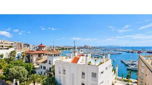 Dachwohnung mit Blick auf das Meer, den Hafen und die Kathedrale von Palma - Zweite Reihe der Strandpromenade
