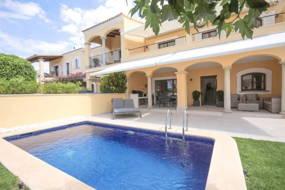 Luxus Doppelhaushälfte mit Pool in Nova Santa Ponsa