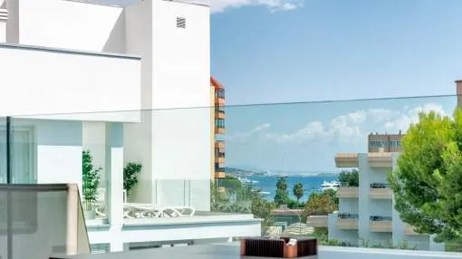 Elegantes Penthouse mit Meerblick in Strandnähe in Palmanova