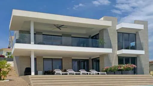 Moderne Neubauvilla mit Panoramablick in Nova Santa Ponsa