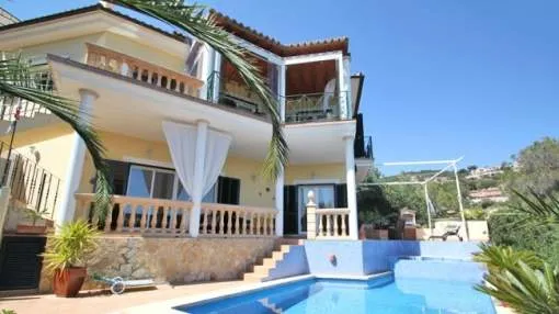 Moderne Villa mit Meerblick in Costa d'en Blanes