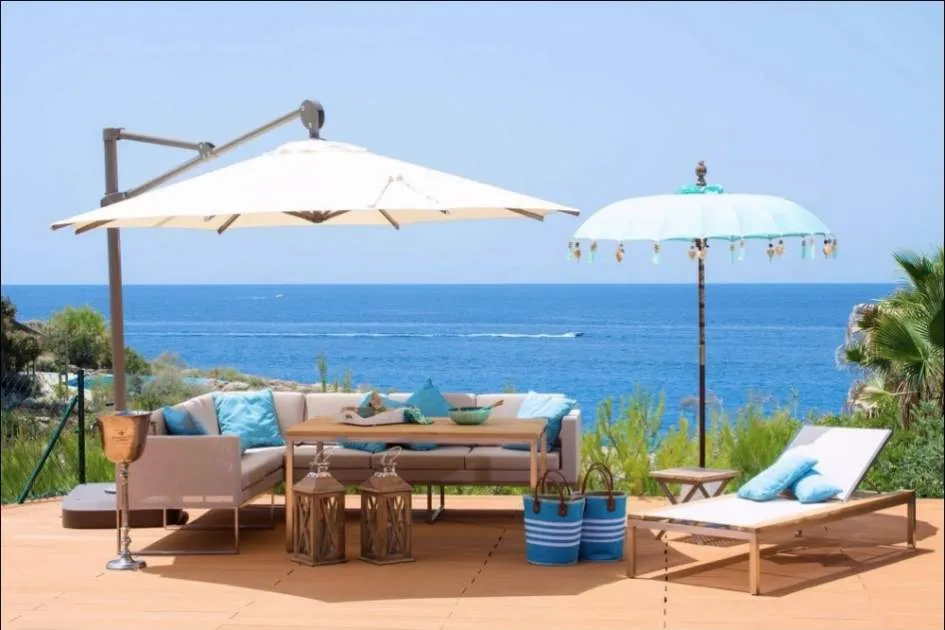 Traumhafte Villa in erster Meereslinie in Nova Santa Ponsa