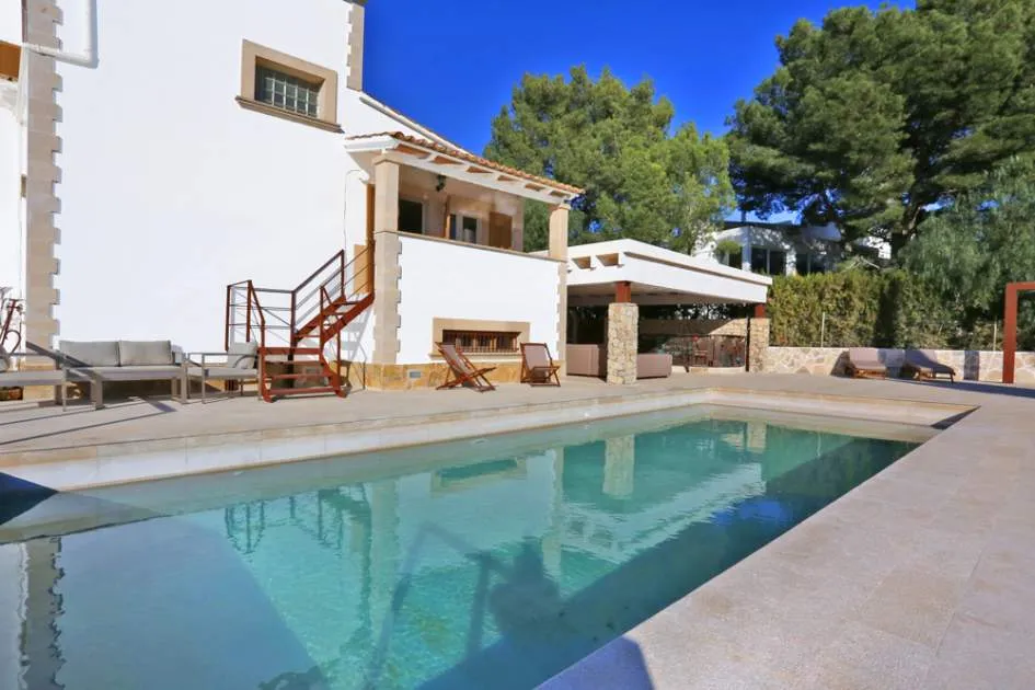 Schöne Villa mit Pool nahe zum Strand in Santa Ponsa