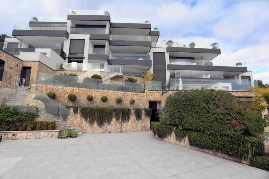 Luxus-Penthouse mit Panorama-Meerblick in Genova