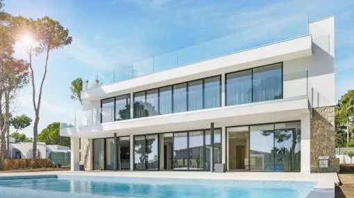 Moderne Villa mit Teilmeerblick in Sol de Mallorca