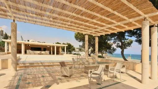 Einzigartige majestätische Villa am Strand von Palmanova