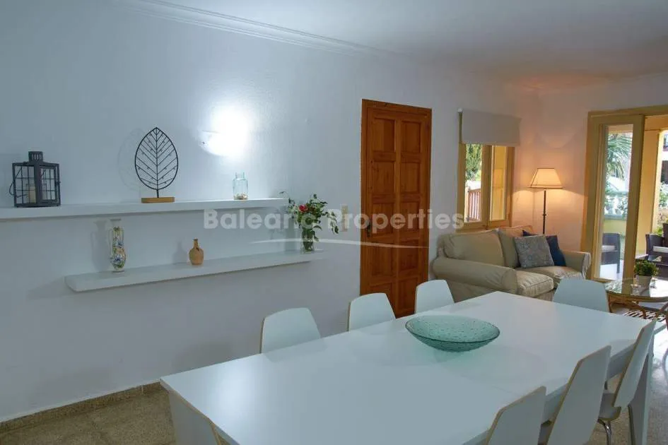 Villa mit Vermietungslizenz nur eine Minute vom Mittelmeer entfernt zum Verkauf in Alcudia, Mallorca