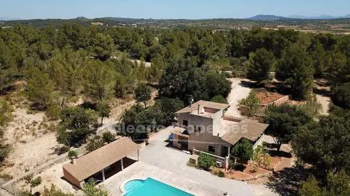 Landhaus mit herrlichem Blick auf die Landschaft und die Berge kaufen in Campos, Mallorca