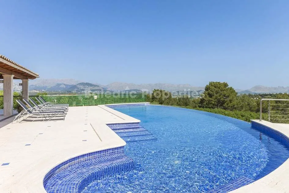 Luxusvilla mit 360 Grad Blick über das Meer und die Landschaft bei Alcúdia, Mallorca
