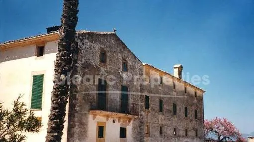 Historisches Herrenhaus zum Verkauf aus dem 13. Jahrhundert in der Nähe von Algaida, Mallorca