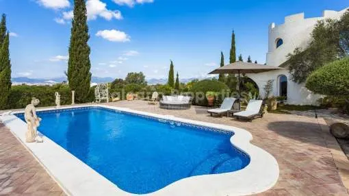 Villa auf dem Land kaufen mit spektakulärem Blick über das Meer in Marratxi, Mallorca