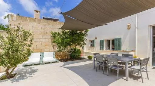 Renoviertes Dorfhaus mit touristischer Vermietungslizenz kaufen in Colonia Sant Jordi, Mallorca