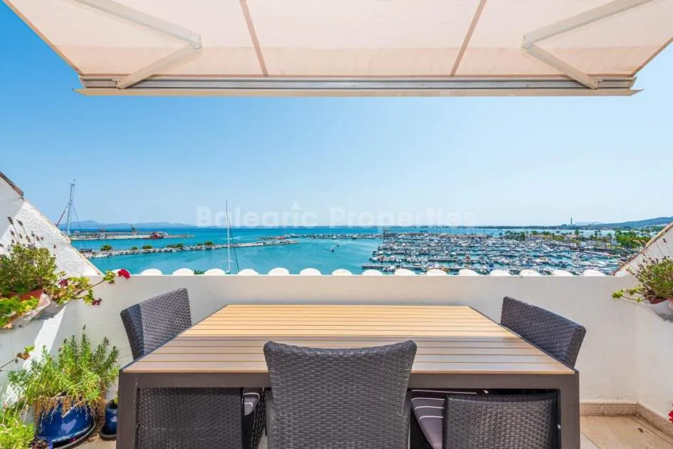 Penthouse kaufen in erster Reihe an der Strandpromenade von Puerto Alcudia, Mallorca