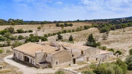 Historisches Landgut auf einem großen Grundstück kaufen in Algaida, Mallorca
