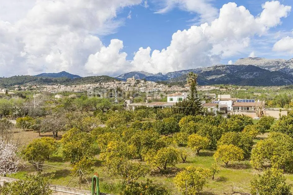 Landgrundstück mit herrlichem Bergblick, zu verkaufen in Selva, Mallorca