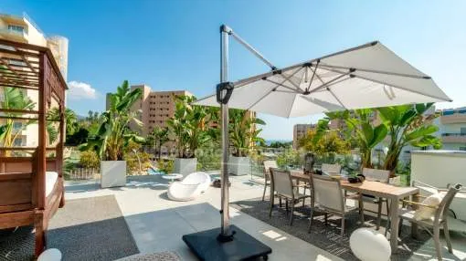 Moderne Wohnung mit schönem Meerblick zu kaufen in Palmanova, Mallorca
