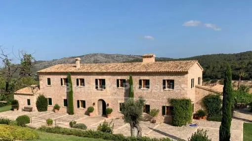 Atemberaubendes Landgut mit Bergblick zu verkaufen in Pollensa, Mallorca