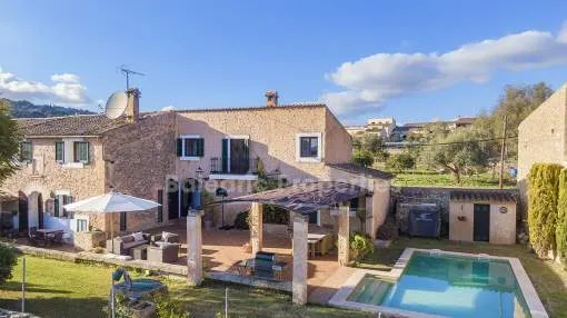 Renoviertes Haus mit Pool und Garten kaufen in Santa Euguènia, Mallorca