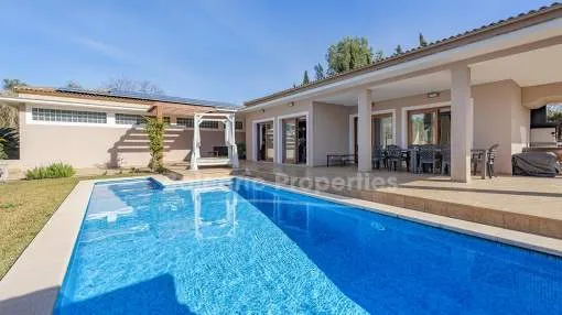 Hübsche Villa mit Mietlizenz kaufen in der Nähe von Pollensa, Mallorca