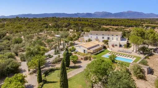 Landhotel mit 16 Suiten in sehr gutem Zustand kaufen in Sencelles, Mallorca
