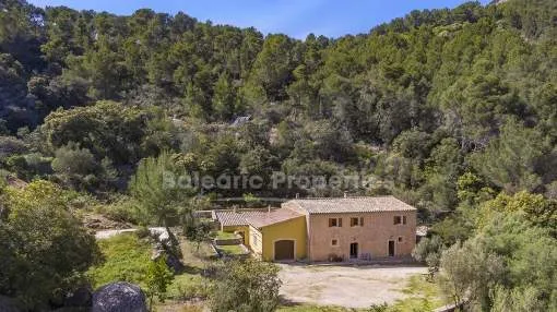 Idyllische Finca in Hanglage kaufen in einer ruhigen Gegend von Bunyola, Mallorca