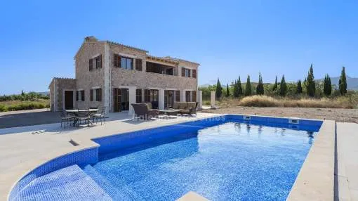Modernes Landhaus in Strandnähe kaufen in Puerto Pollensa, Mallorca