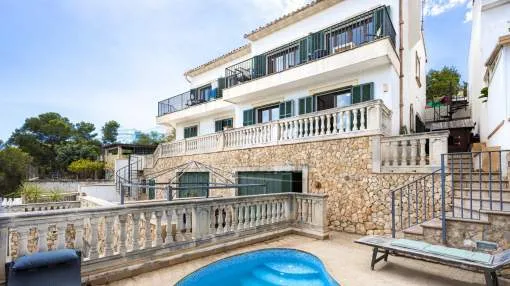 Doppelhaushälfte mit Pool zu verkaufen am Stadtrand von Palma, Mallorca