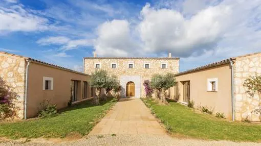 Erstaunliches neues Landhaus zum Verkauf außerhalb der Stadt Santanyí, Mallorca