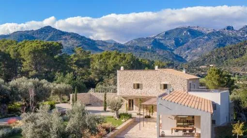 Luxuriöse Landvilla mit Panoramablick in Selva, Mallorca zu verkaufen