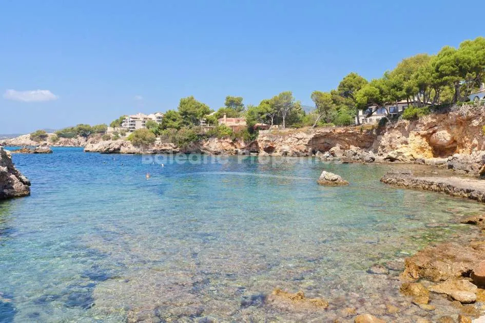 Sensationelles Grundstück mit Meer- und Golfblick zum Verkauf in Bendinat, Mallorca