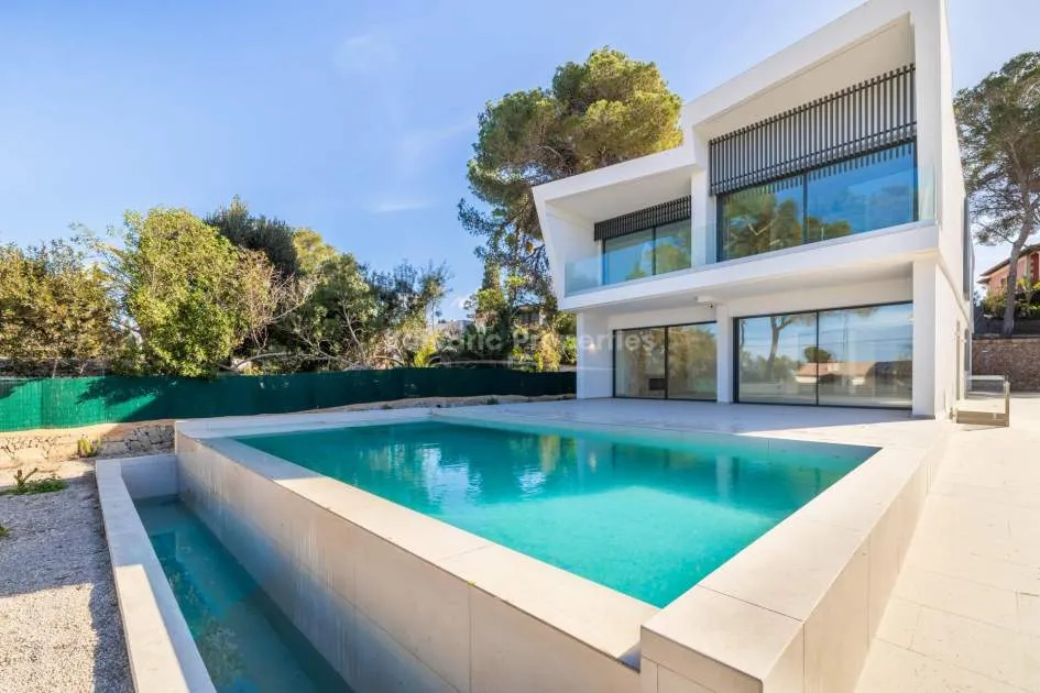 Moderne Villa in Strandnähe kaufen in Son Verí Nou nahe Palma de Mallorca