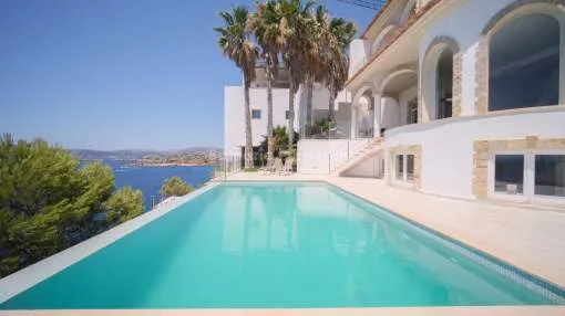Villa in erster Linie mit unglaublichem Meerblick zu verkaufen in El Toro, Mallorca