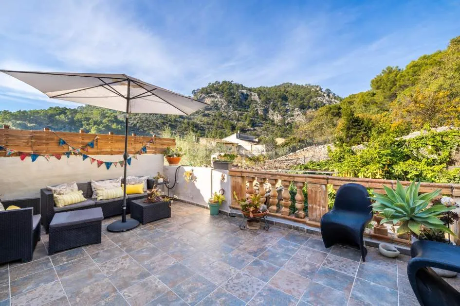 Hübsches Dorfhaus mit Ferienvermietungslizenz zu verkaufen in Caimari, Mallorca