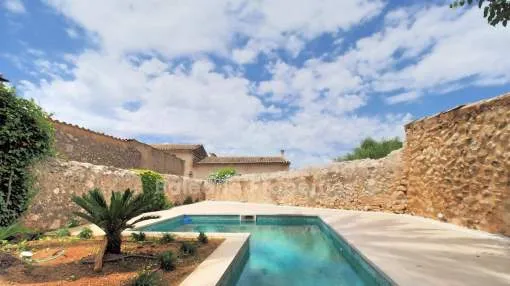 Boutique-Hotel kürzlich renoviert mit gültiger Betriebsgenehmigung kaufen in Sineu, Mallorca