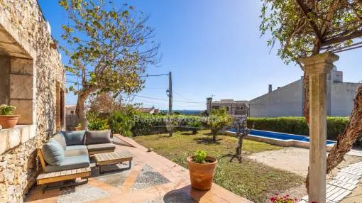 Freistehendes Dorfhaus mit privatem Pool kaufen in Búger, Mallorca