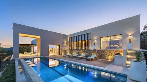Herausragende moderne Villa mit Panoramablick zu verkaufen in Selva, Mallorca