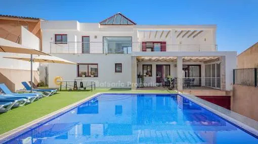 Moderne Villa mit Ferienmietgenehmigung kaufen in Felanitx, Mallorca